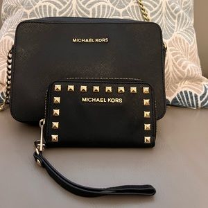 Michael Kors Travel Zip Clutch Gold Studded Wristlet Wallet Black